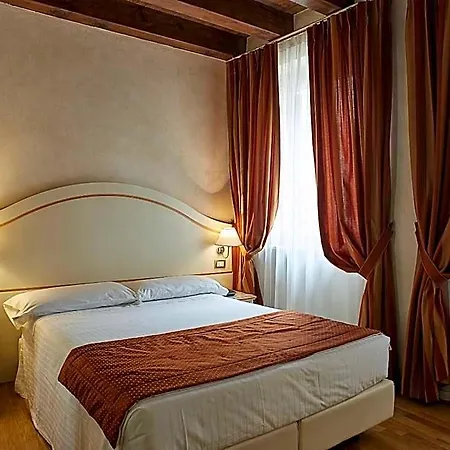 Mazzanti Hotel
